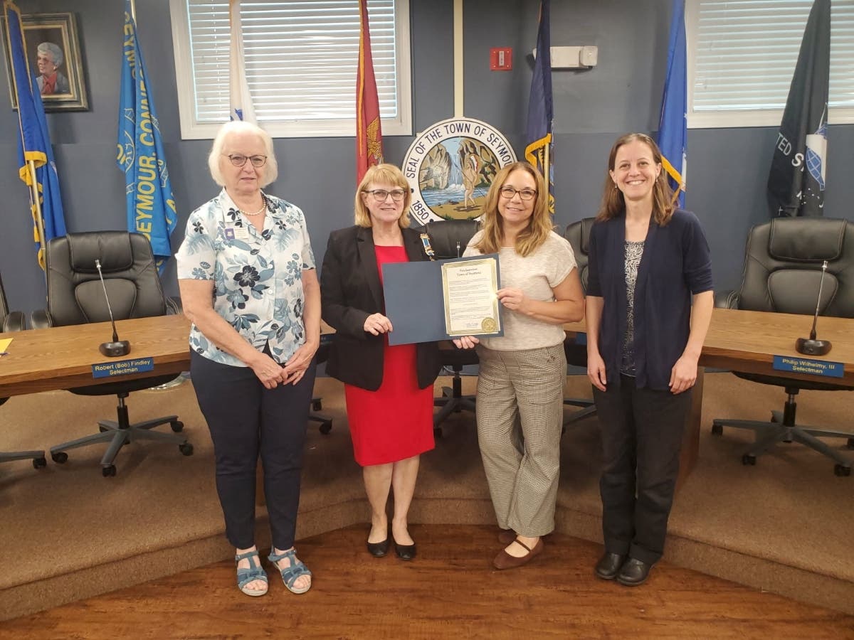 Left to right: Claudia Farkas, Regent Deb Heim, First Selectwoman Annmarie Drugonis, and Vice Regent Sally Finck