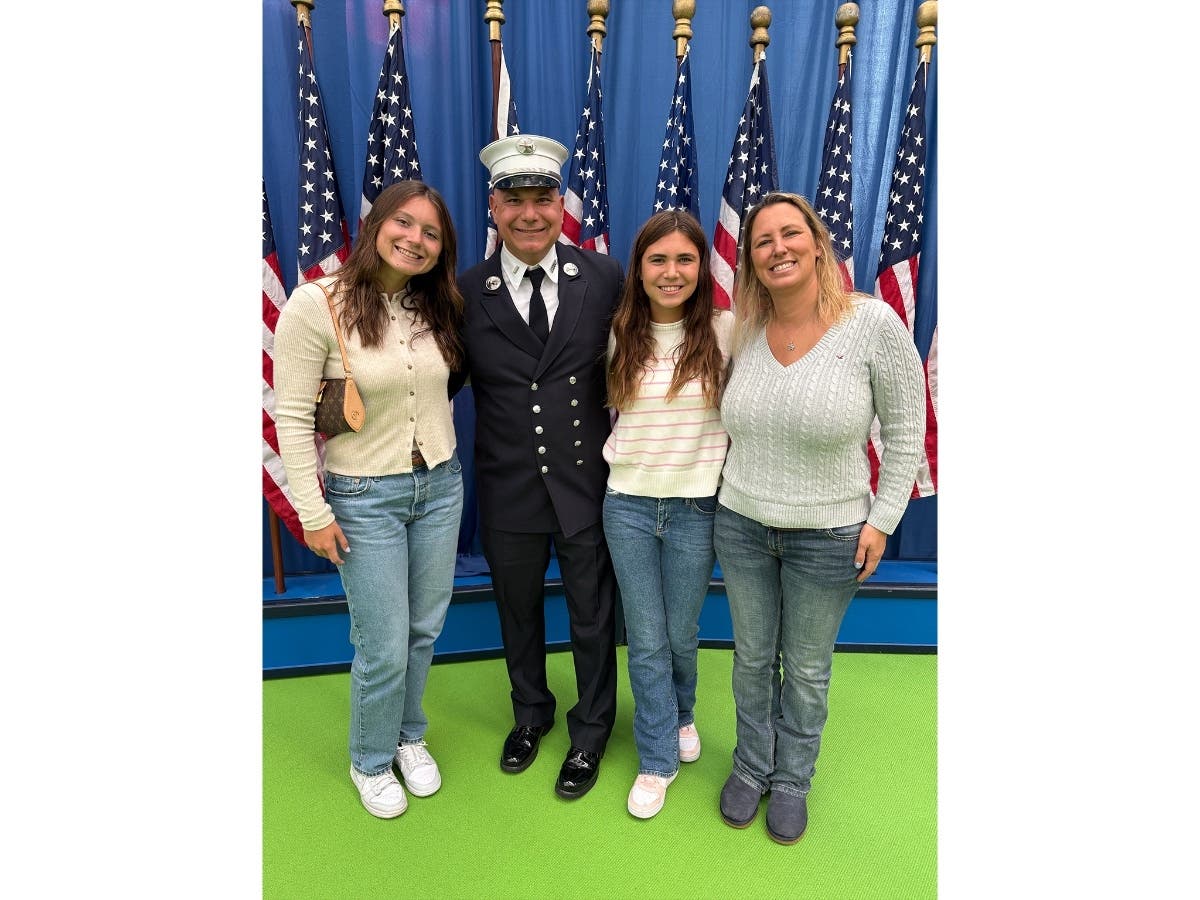 'I Have 2 Superheroes At Home:' Roslyn Heights Athlete Carries Family ...