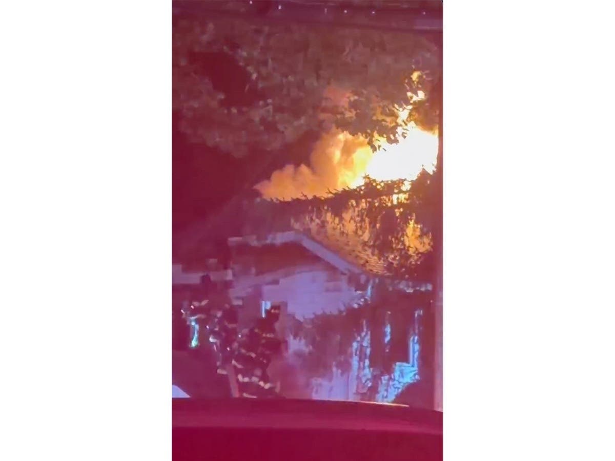 VIDEO: 2 Suffer Minor Injuries In Merrick House Fire: FD