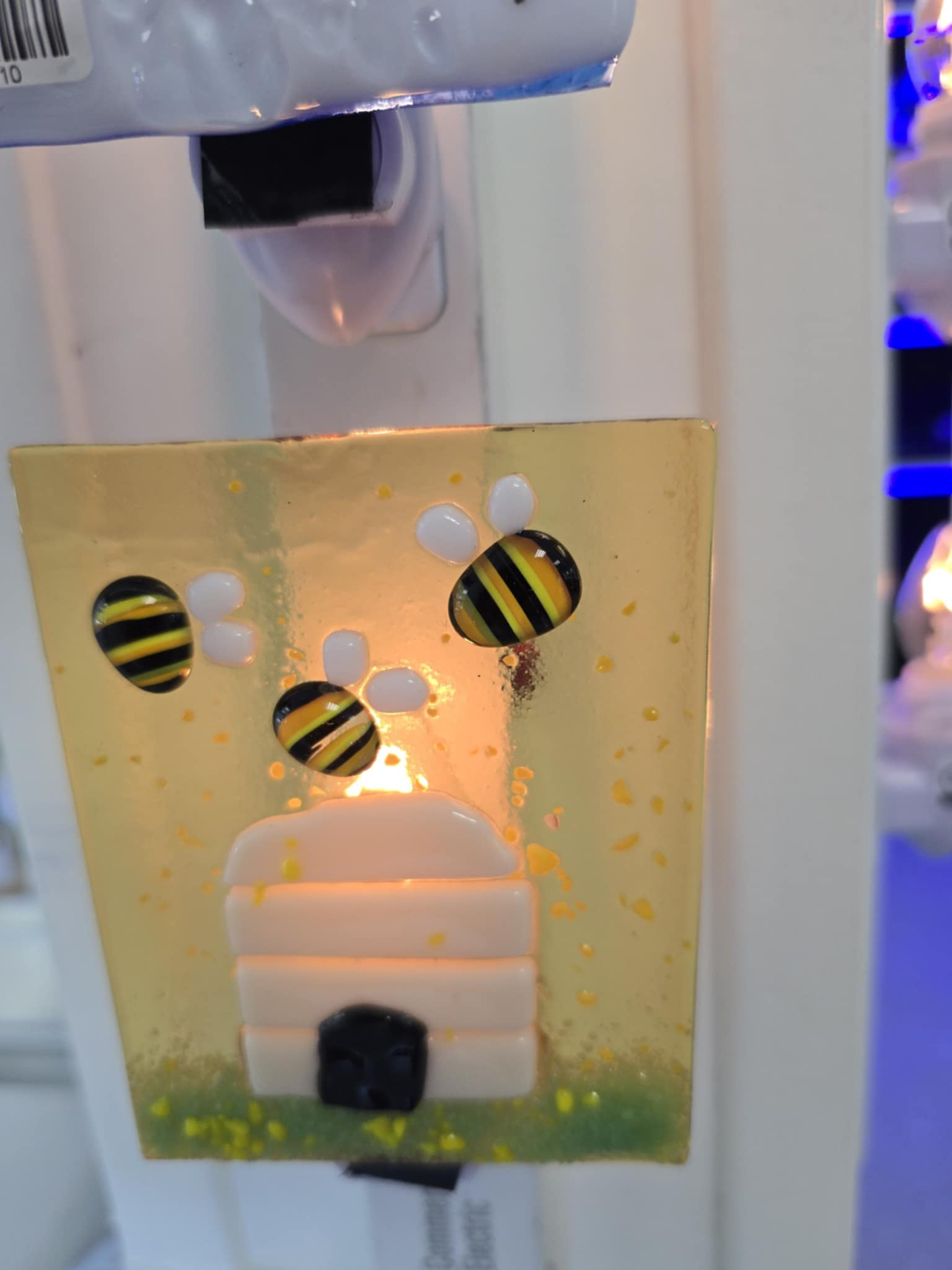 Scrap & Fuse Sunday's - Bee Night Light Class June 7th 11am-1pm
