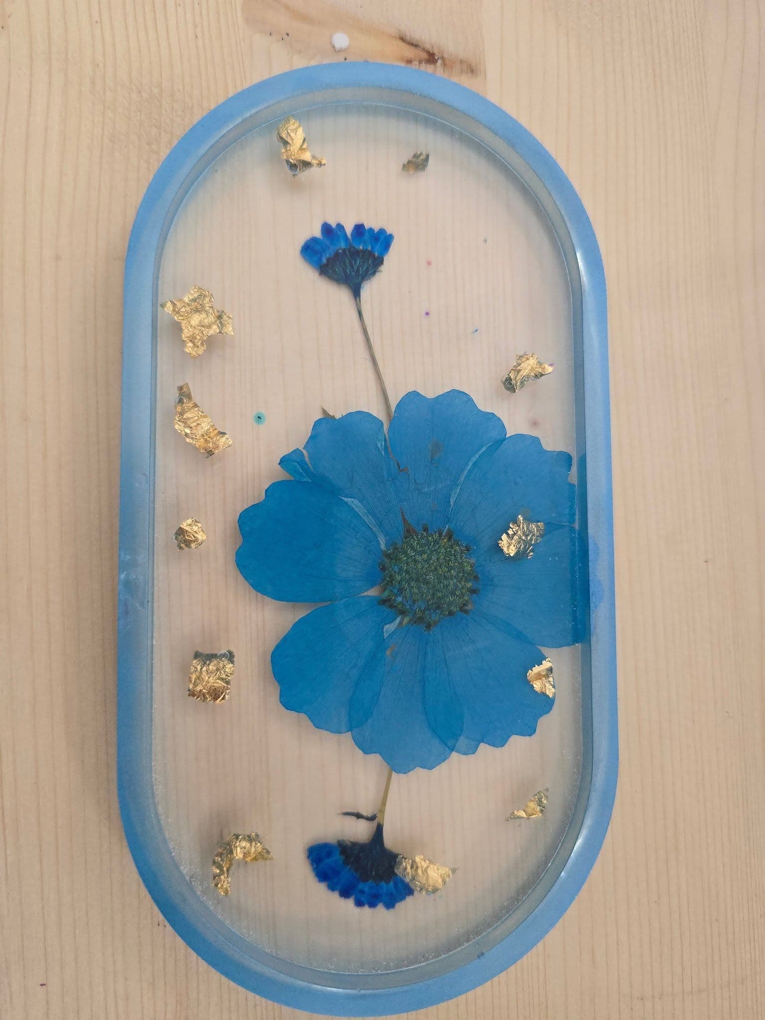 This One Fills FAST Resin Trinket Workshop Aug 22 - 11am-1pm - Loris Resin Room - Classes