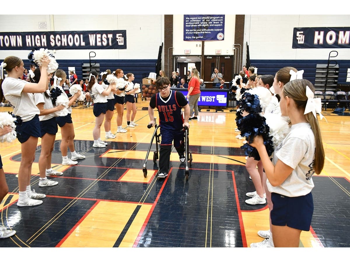Suffolk County Team Of The Week: Huntington Stuns National Power, Whitman No-Hitter, Signing Day Celebrations
