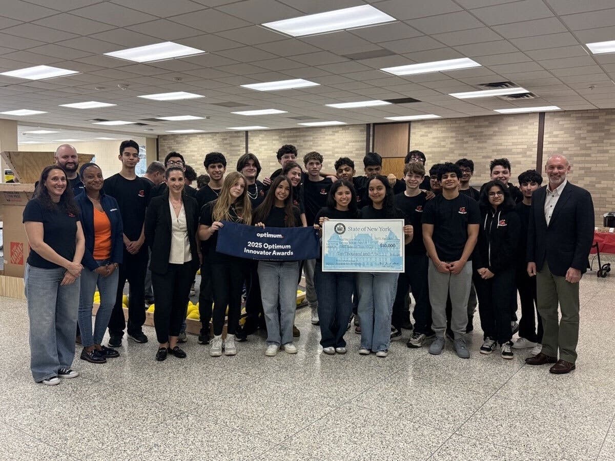 Members of The Soaring Colts robotics team from Half Hollow Hills High School West and East welcomed community members and sponsors during a Robotics Open House, where Optimum and Assemblyman Steve Stern presented new funding to support the team’s future.