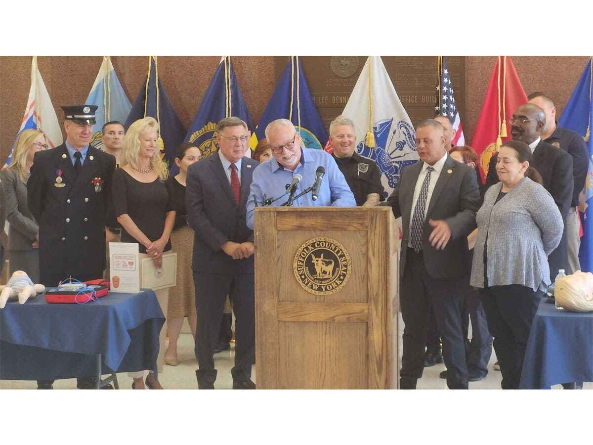 ‘I Took My Last Breath’: LI Man Reunites With Good Samaritans Who Saved His Life