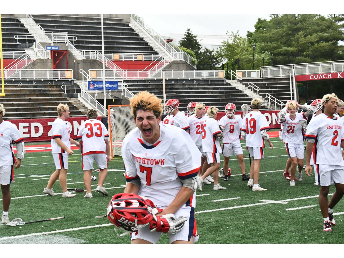 The Smithtown High School East boys lacrosse team won its first county title since 2015 with an 8-7 win over West Islip on May 30 at Stony Brook University. 