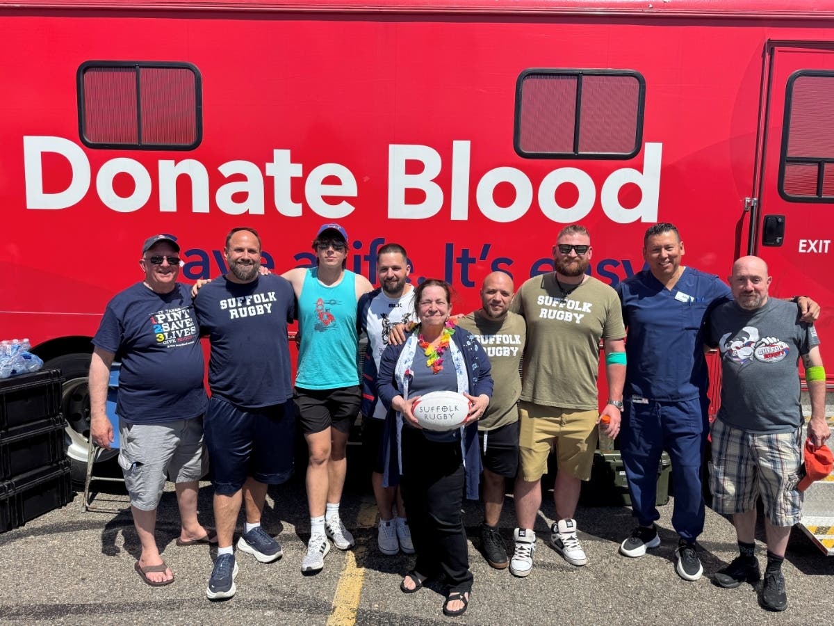 Suffolk County Legislator Leslie Kennedy hosted a blood drive Sunday during the Smithtown Chamber of Commerce’s annual street fair. The drive collected 32 pints, her office said.