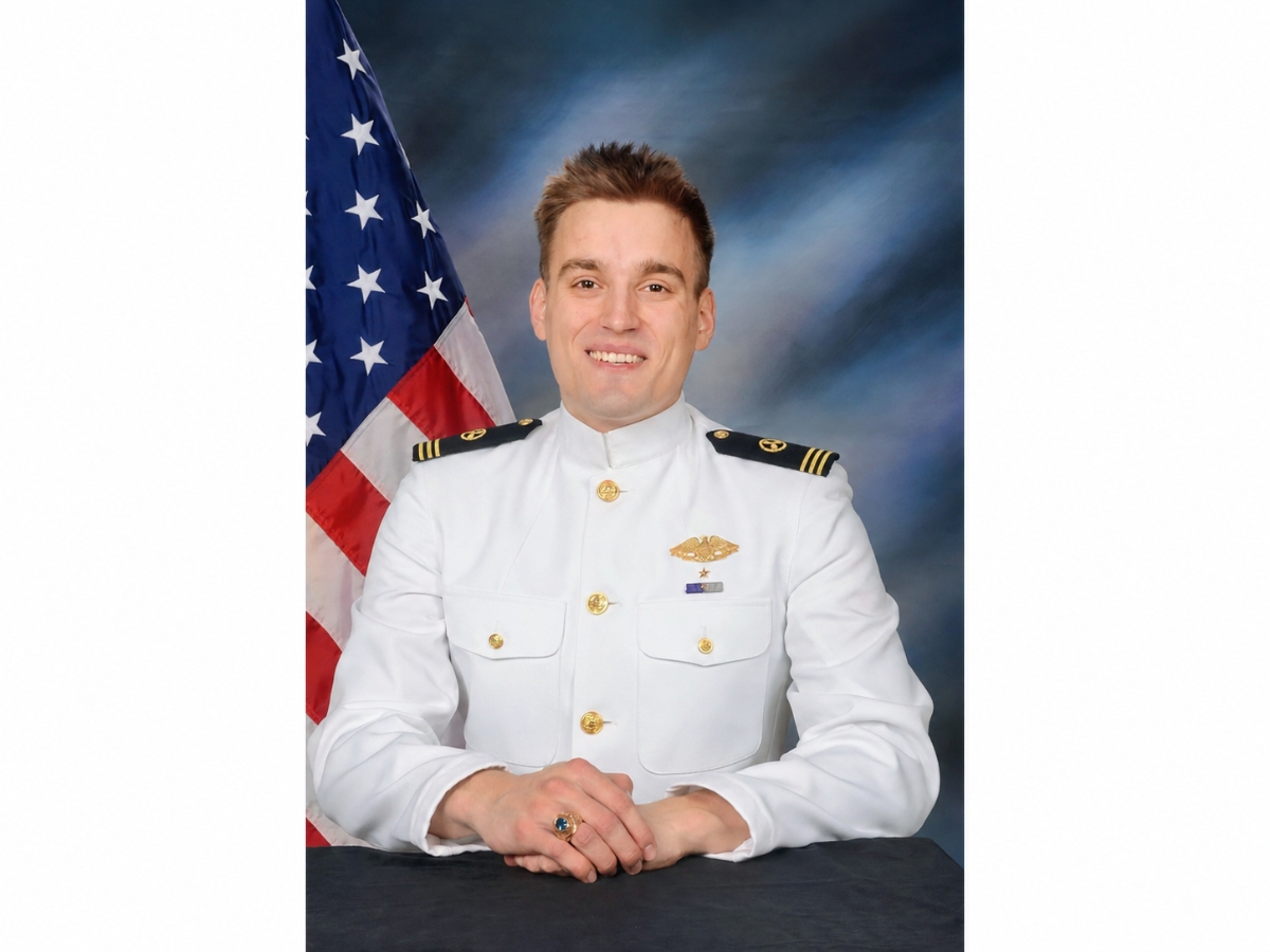 Pavlo Yashchyshyn of Smithtown recently graduated cum laude from the United States Merchant Marine Academy at Kings Point, earning a Bachelor of Science degree, a Merchant Marine officer license and a commission in the U.S. armed forces.
