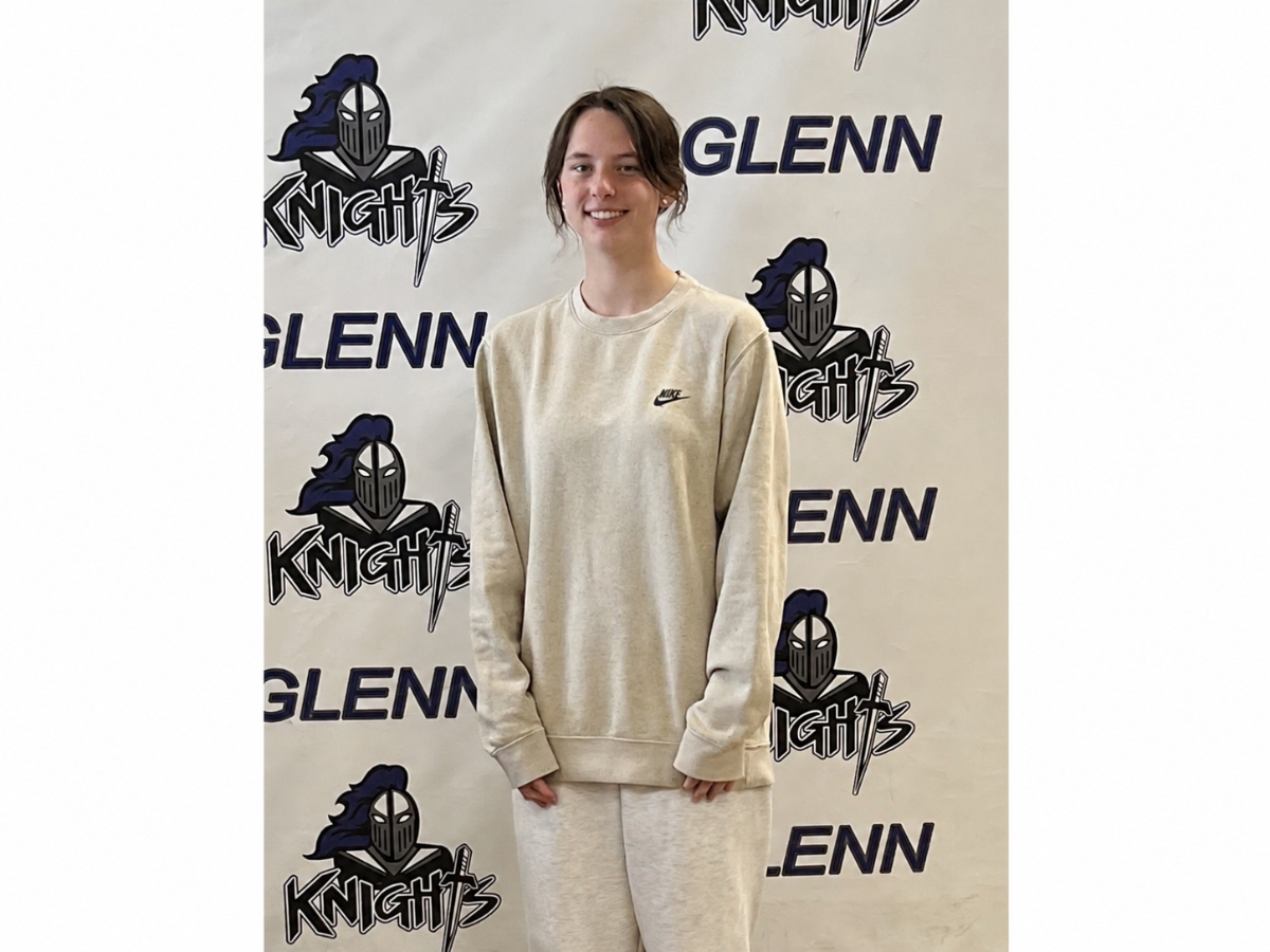 Elwood-John H. Glenn High School Class of 2026 graduate Brianna Mauro was
recently selected by the New York State Sportswriters Association to the flag football All-
State team.