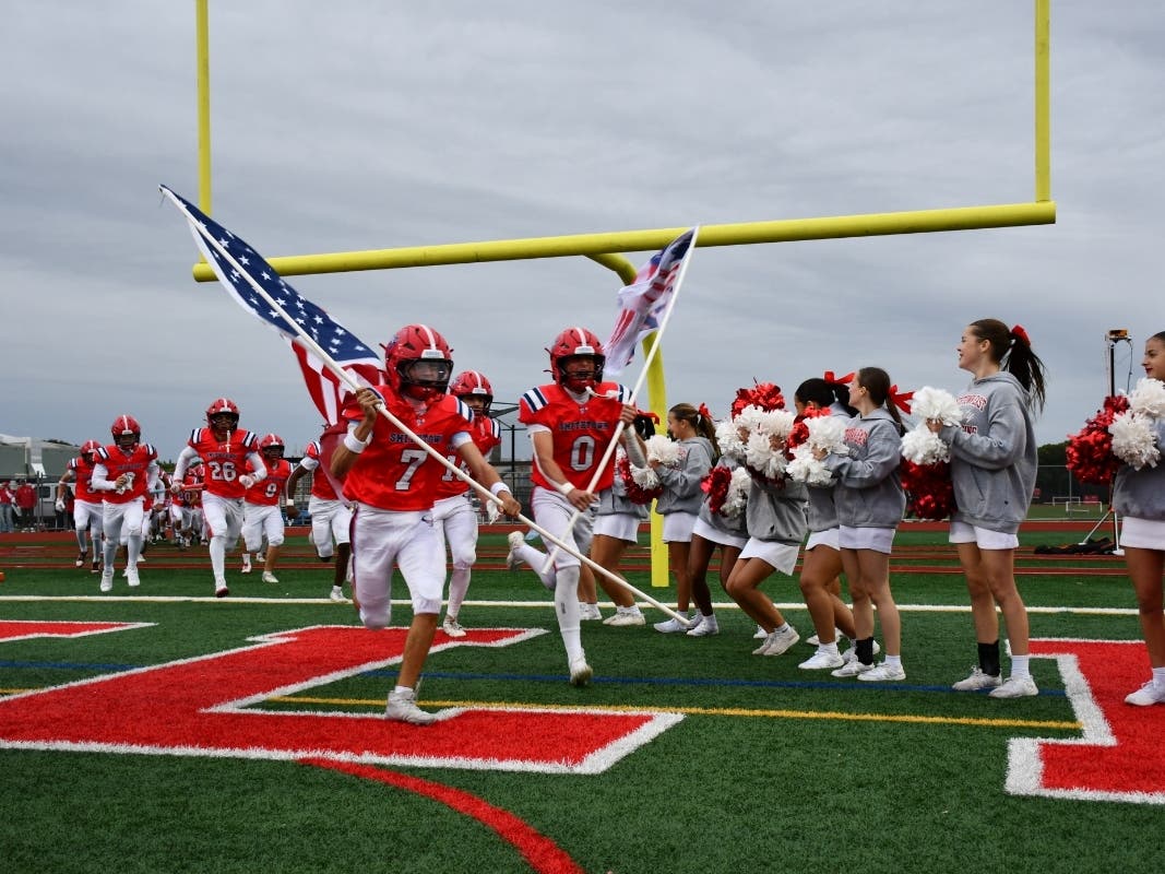 https://patch.com/img/cdn20/users/27193599/20260928/115906/styles/patch_image/public/3-hs-east-hoco___28115048536.jpg