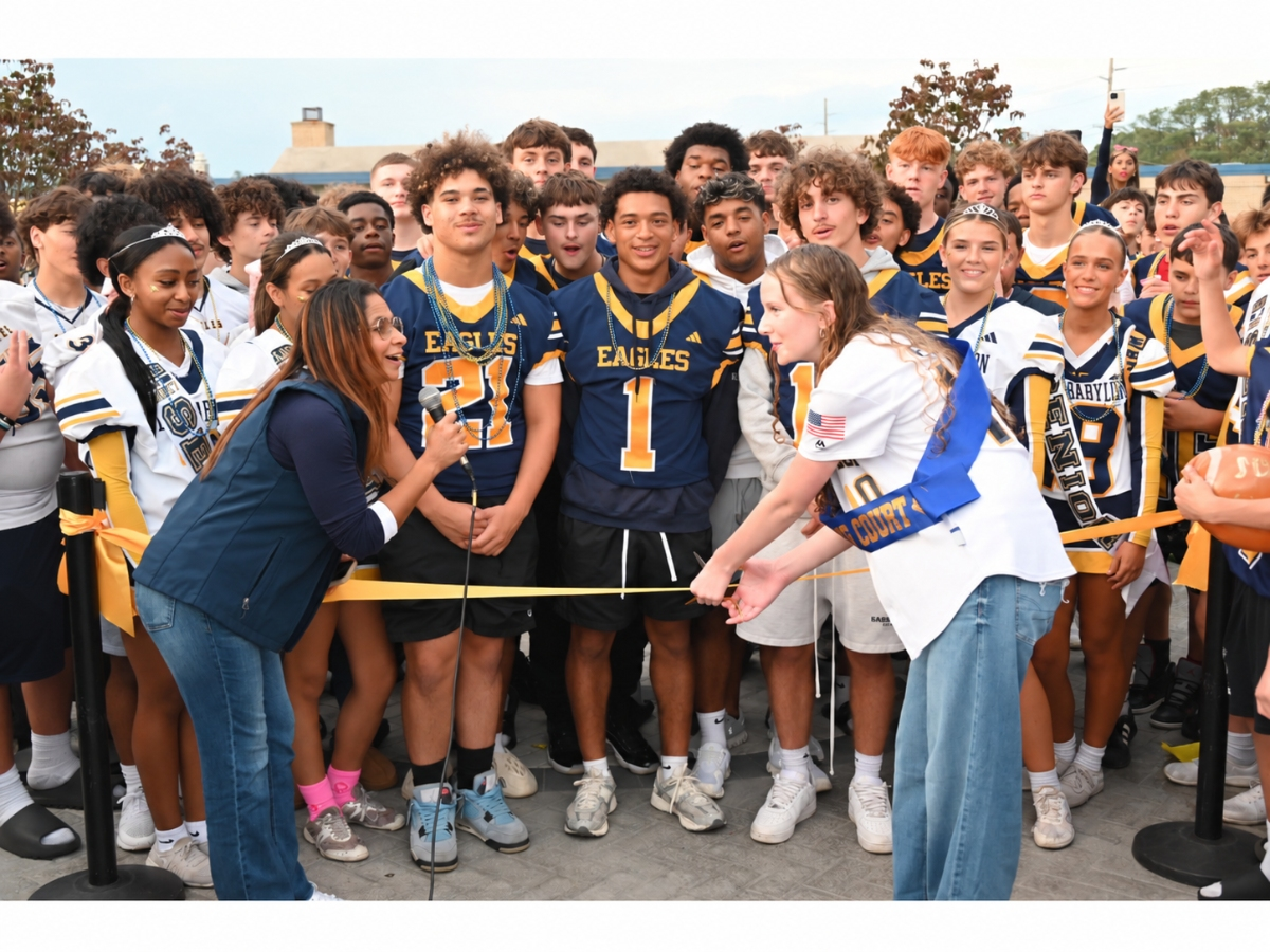 The West Babylon School District officially celebrated the completion of
renovations to the West Babylon Junior High School athletic complex with a ribbon-cutting
ceremony on Oct. 2.