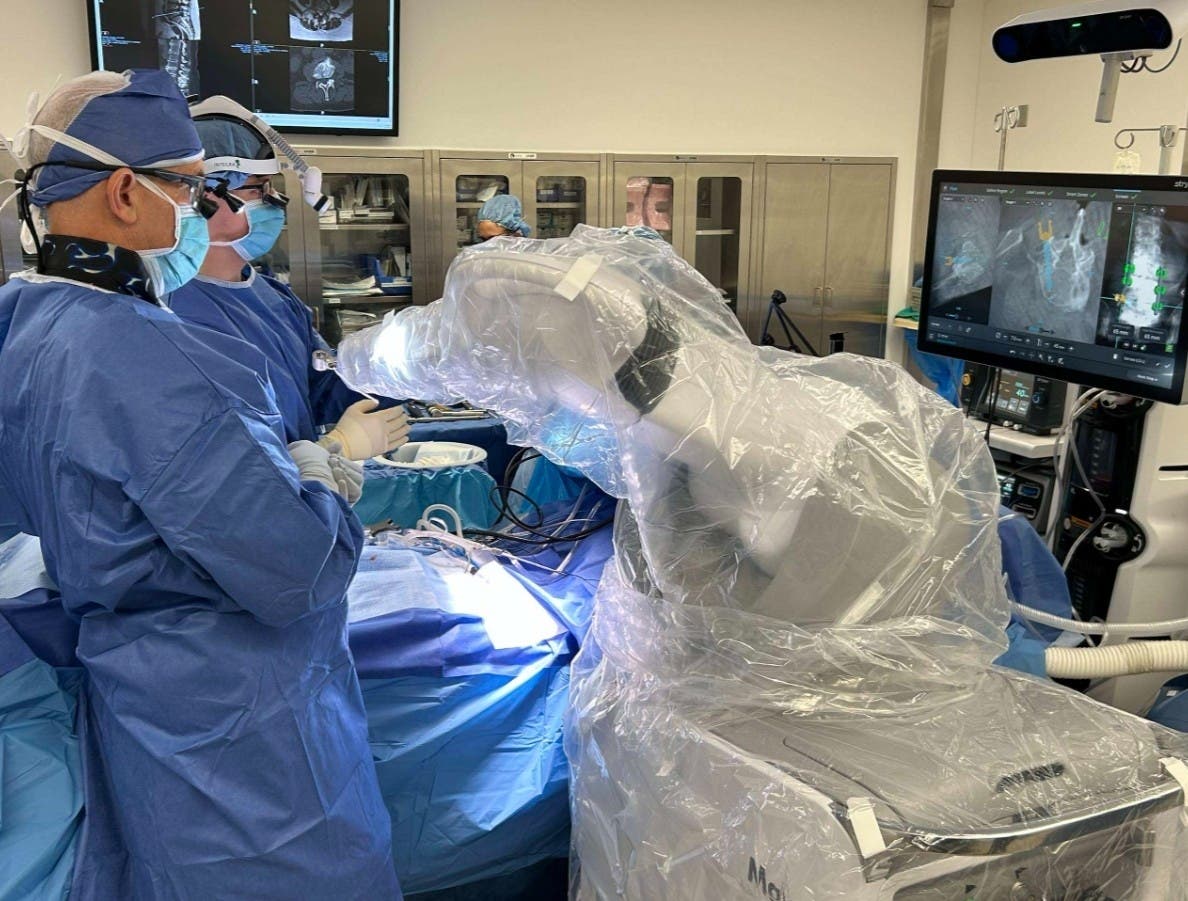 Daniel Brandenstein, DO, and Brandon Petrone, DO, performed the MAKO robotic-assisted procedure on a patient suffering from spinal stenosis and spondylosis.