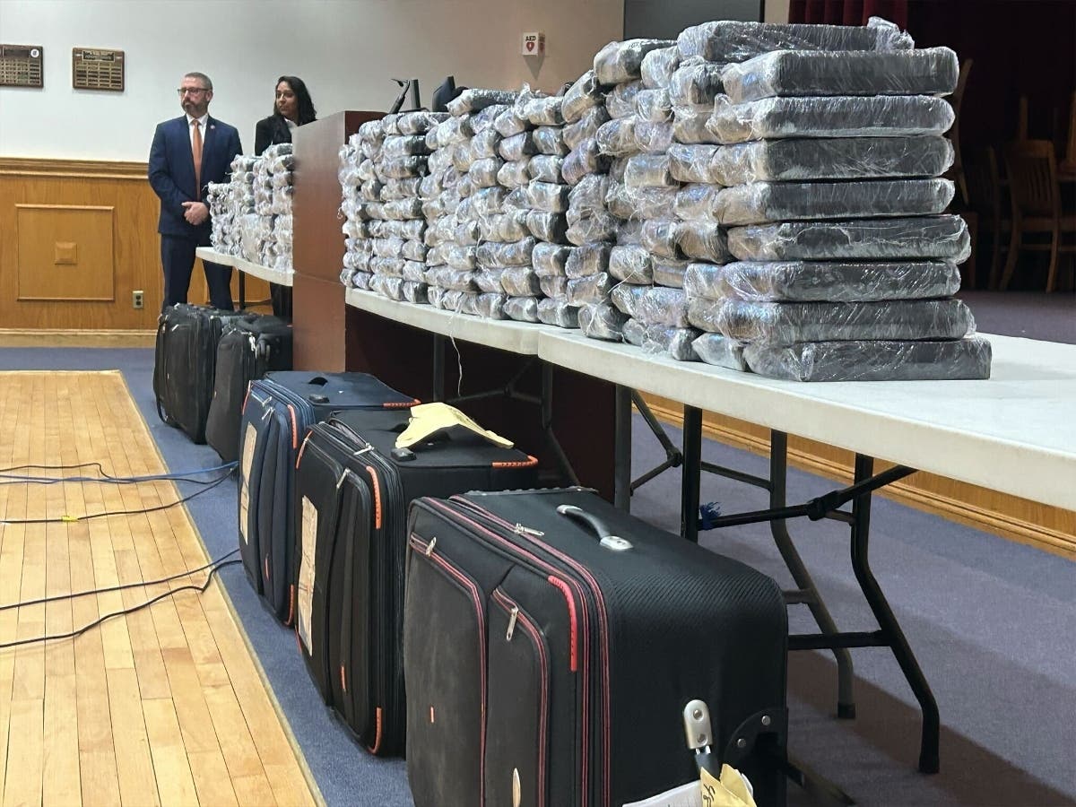 312 Kilos Of Cocaine Worth $20M Seized In Holiday Inn Bust: Police ...
