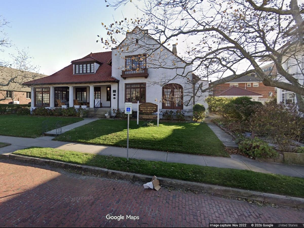 The Long Beach Historical & Preservation Society. 