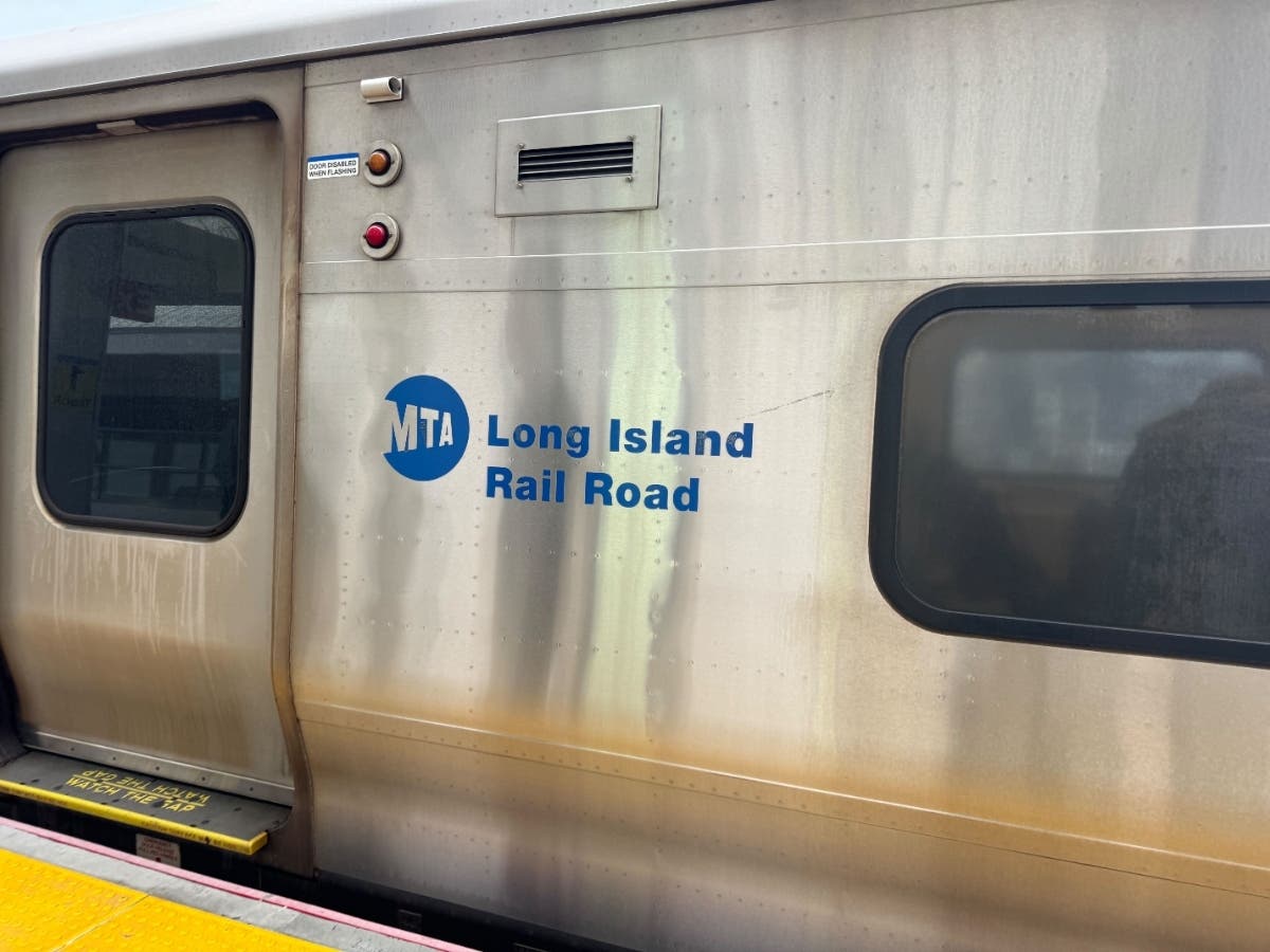 A Long Island Railroad train from Jamaica to Penn Station got stuck in a tunnel below the East River Wednesday morning, leaving all passengers aboard the train to be evacuated. 