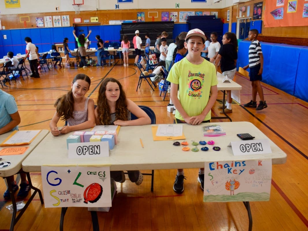 https://patch.com/img/cdn20/users/27193630/20260630/054936/styles/patch_image/public/stewart-manor-market-day-1___30174843857.jpg
