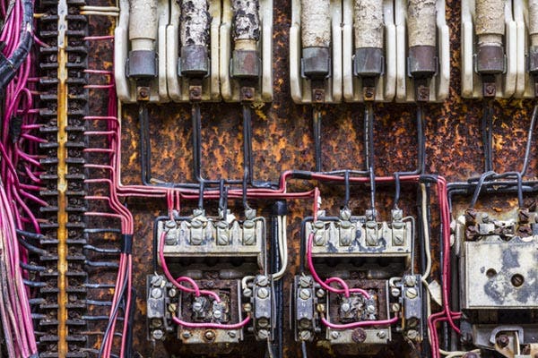 Aging Electrical Panels in Aliso Viejo Homes Pose Safety and Capacity Concerns