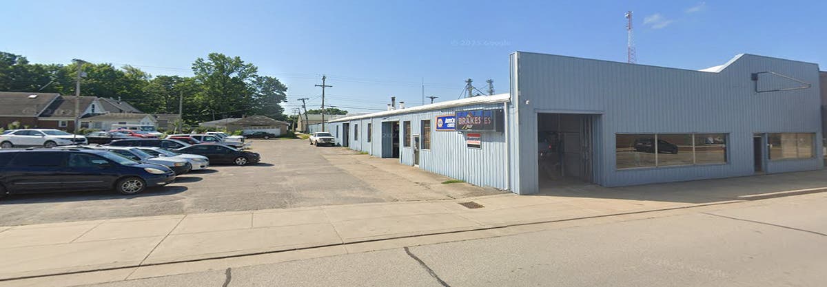 Newnum & Sons Garage