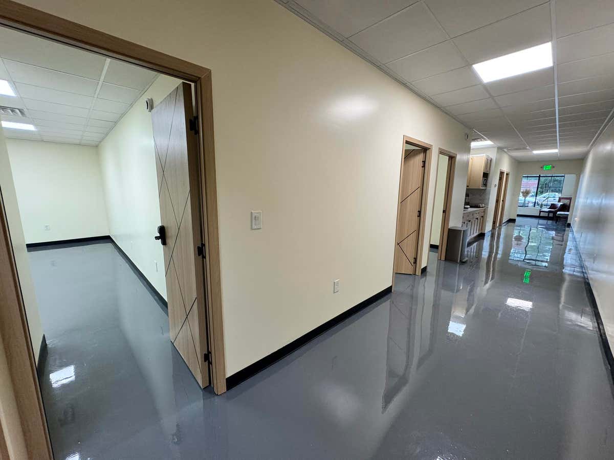 iWork Spaces of Alex City - Affordable Coworking Space for lease