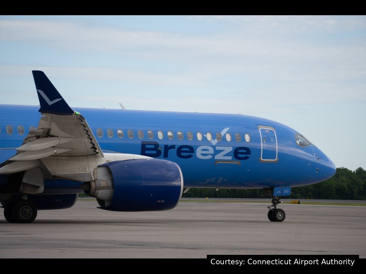 Breeze Airways launched seasonal nonstop service from Bradley International Airport to Louisville on Friday.