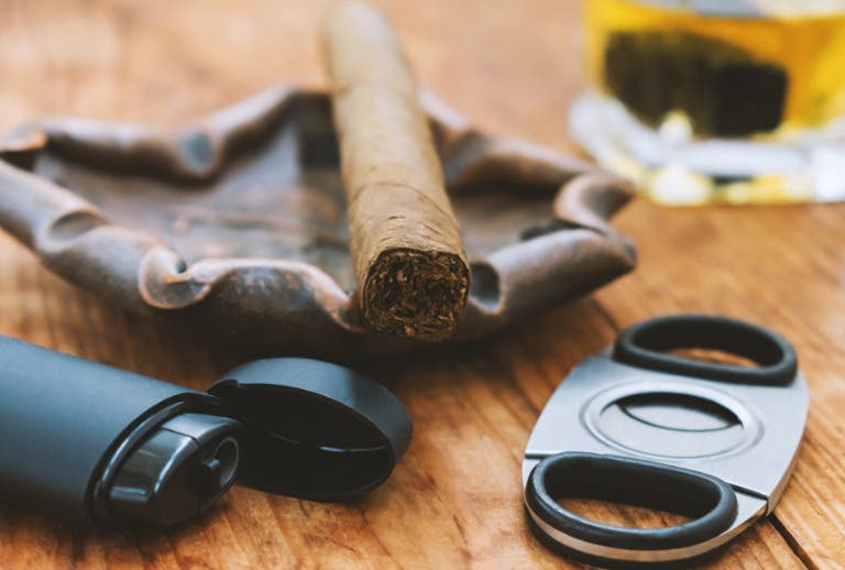 What Tulsa Residents Should Know About Cigarette Stores and Smoking Accessory Shops