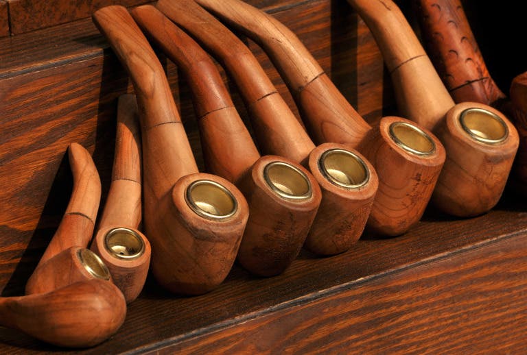 Pipe Tobacco And Accessories: What Local Shoppers Should Consider