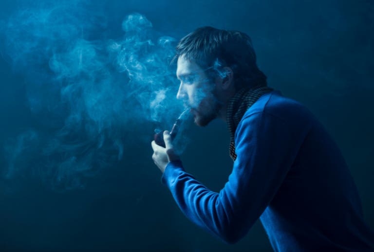 Understanding the Popularity of Glass Pipes and Nitrous Oxide Chargers in Local Stores