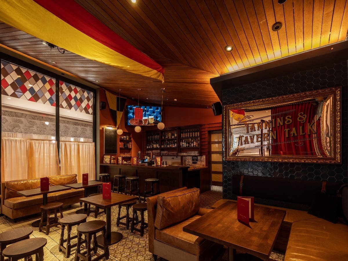 With dark wood interiors, pints in tankards, Scotch eggs, and a deliberately unpredictable atmosphere, the new Hudson Yards outpost is betting that New Yorkers are hungry for something increasingly rare: hospitality with history and no reservation.