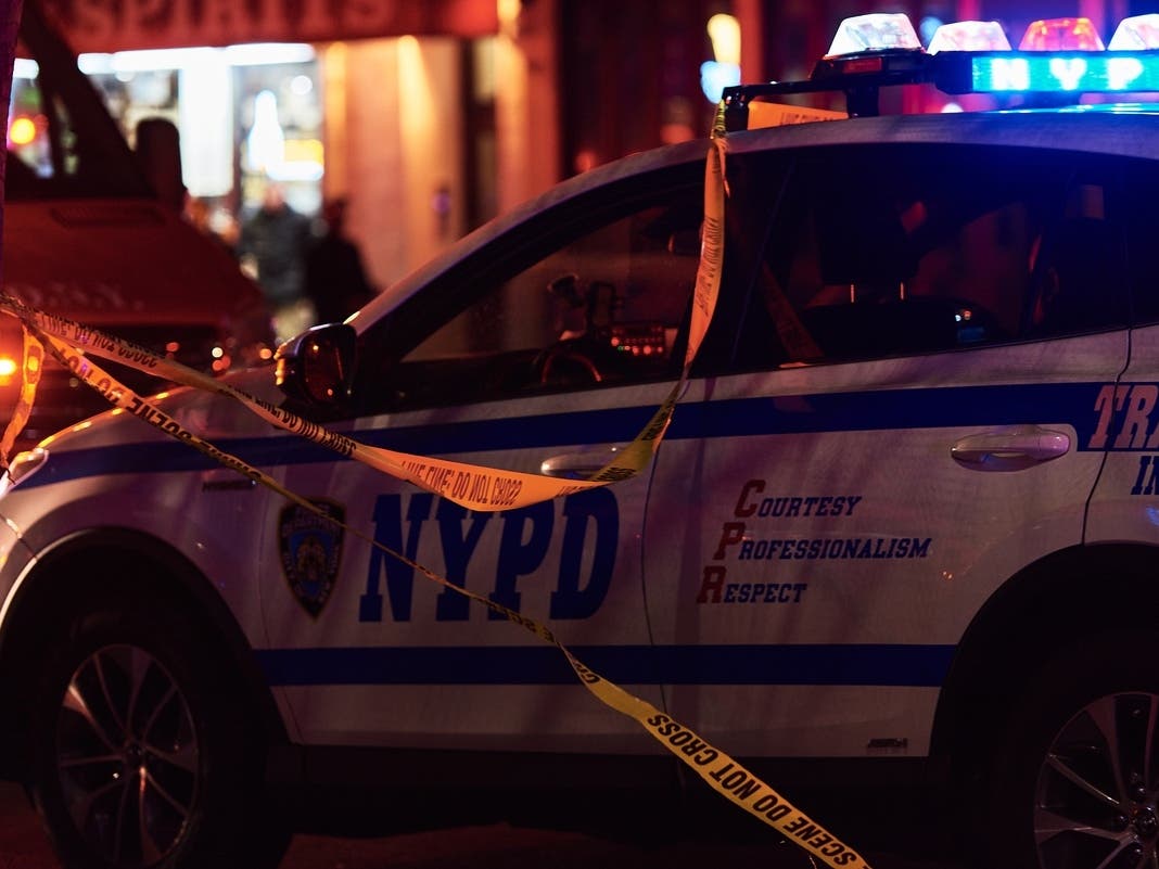 6 Injured In Multi-Vehicle NYPD Crash In Brooklyn