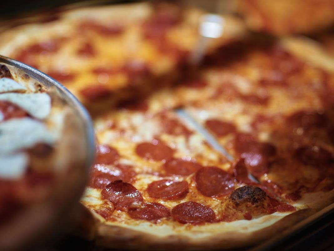 This NJ Pizzeria Among The Country’s Best, Food Writers Say