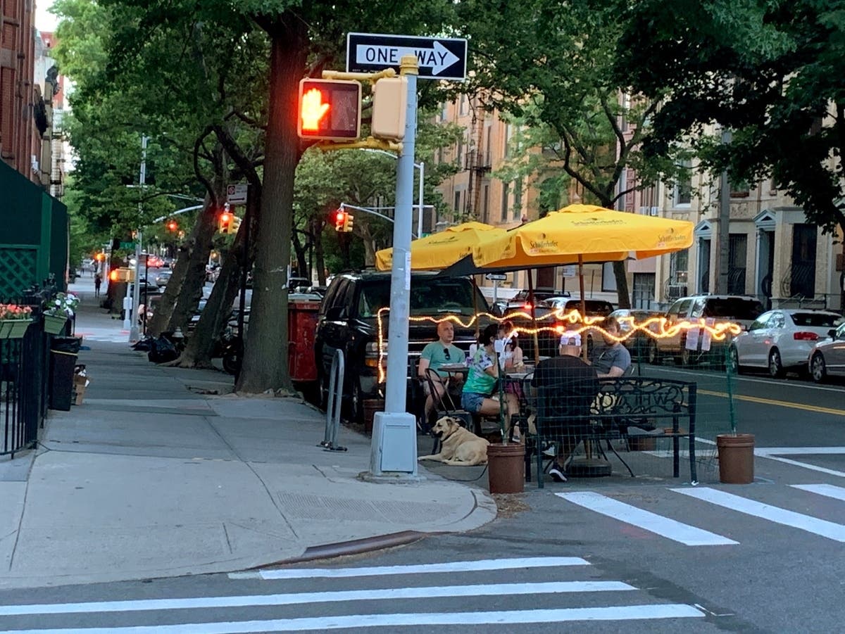 NYC Ends Seasonal Shutdown For Roadway Outdoor Dining