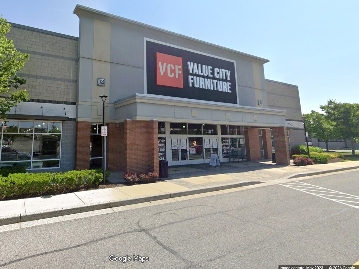 A furniture and mattress company has opened its first location in Maryland.