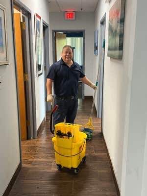Chris' Cleaning LLC