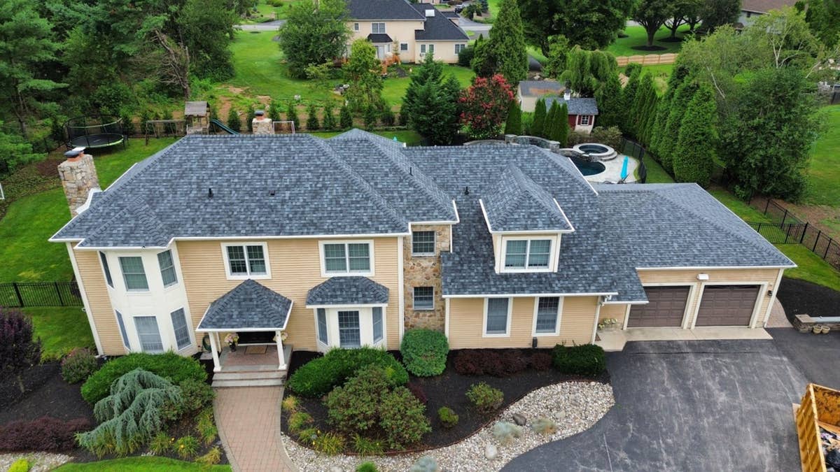 ECC Roofing & Siding
