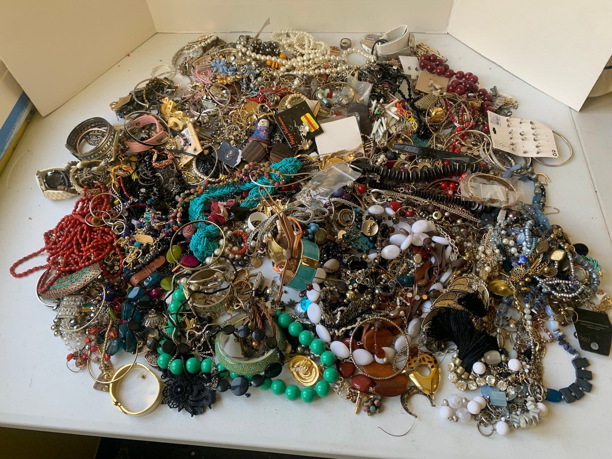 I am buying good and junk jewelry in bulk lots. Broken, tangled, single earrings, etc.