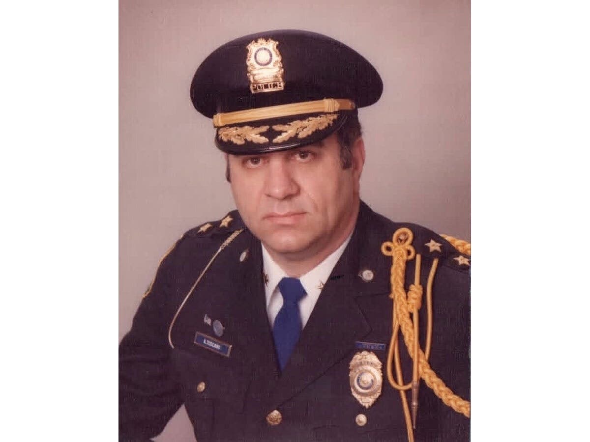Former Wilton Police Chief Angelo Toscano, who led the department from 1983 to 2000, has died at age 91.