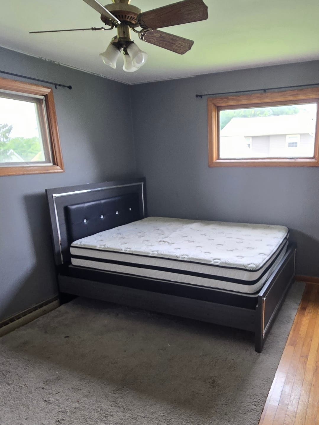 Queen bed and matching dresser