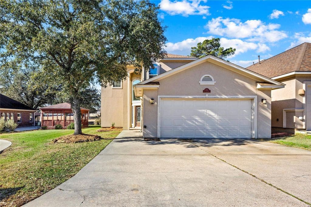 106 Golfview Dr, Montgomery, TX 77356