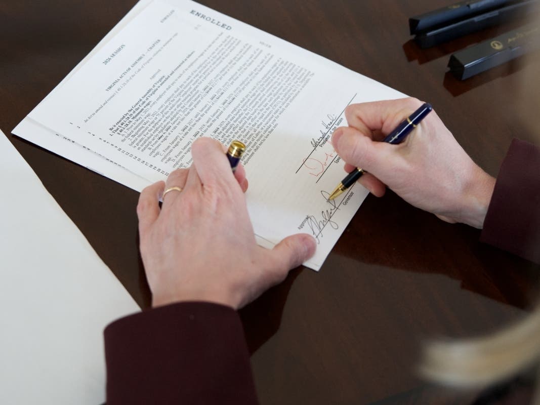 Gov. Abigail Spanberger signed into law legislation to raise Virginia's minimum wage starting in 2027.