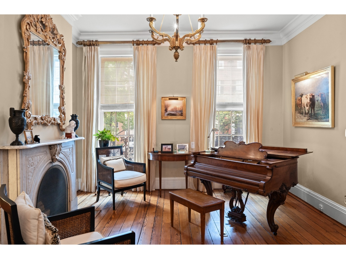 The tour reveals the grounds and decor of some of the city's most historic homes.