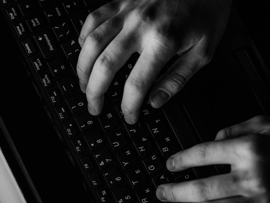 Scammers Used Old Town UPS Store To Collect Funds From Victims: Report