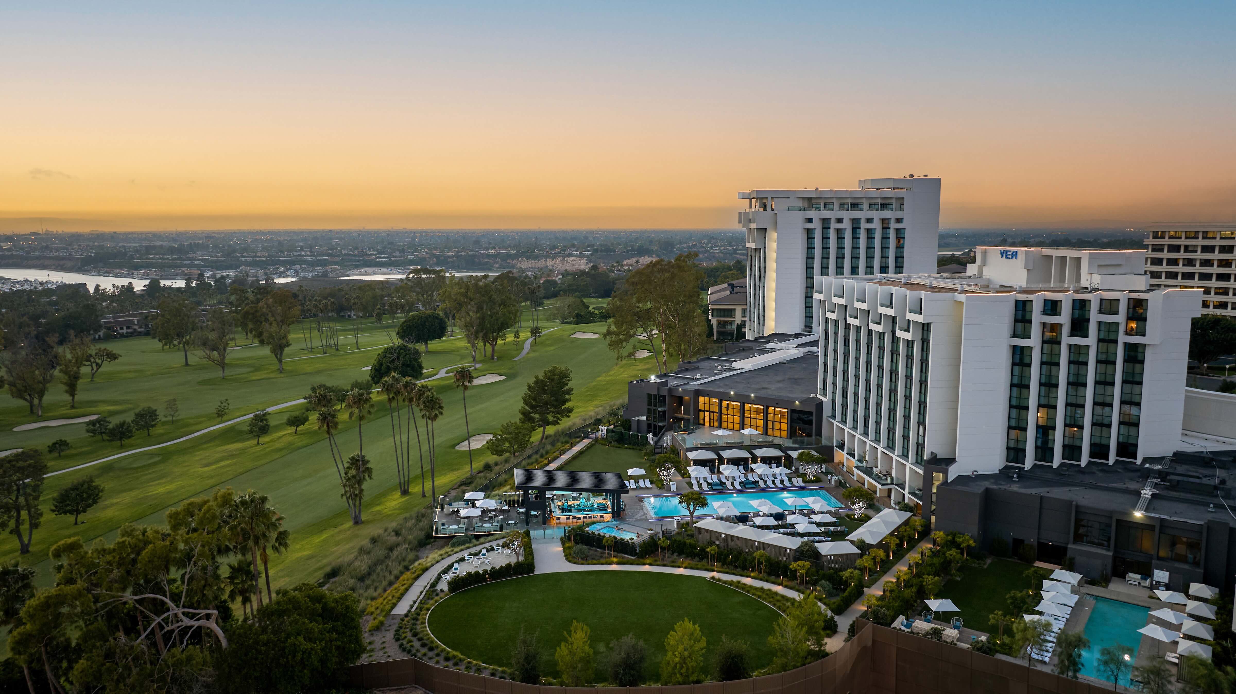 Barry’s Goes Coastal at VEA Newport Beach