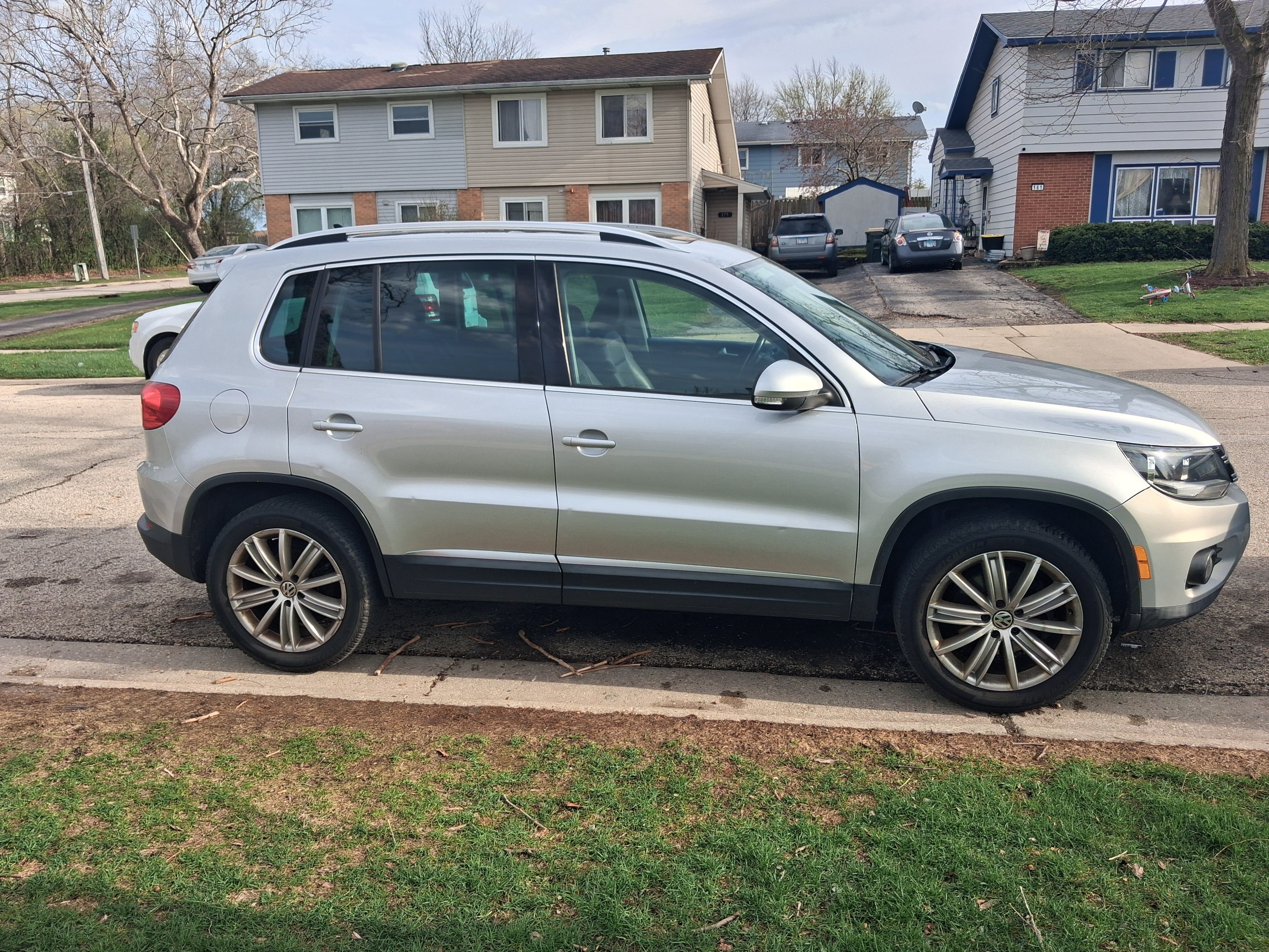 Car for sale.....2013 volkswagon tiguan
