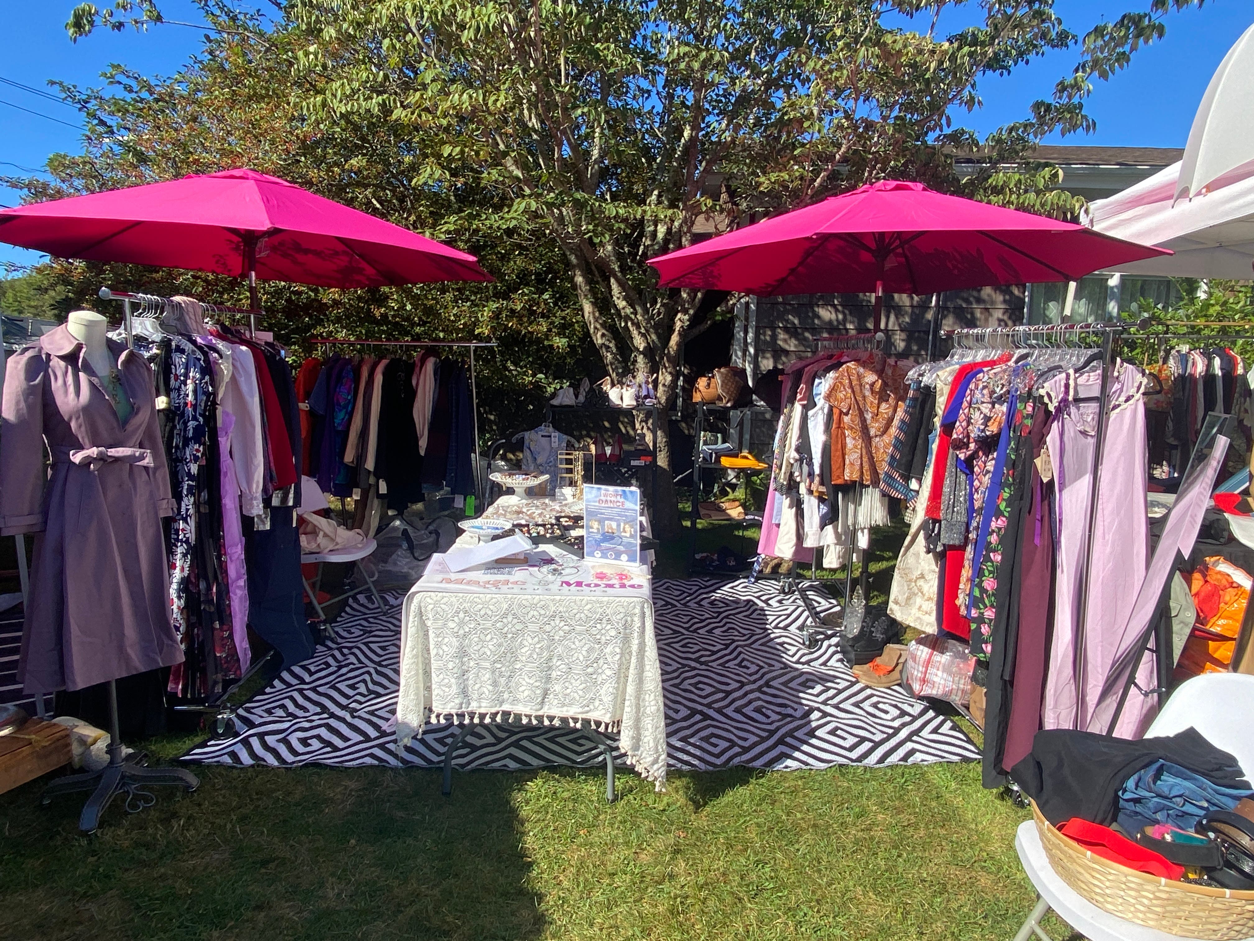 🎬 Film Costume & Prop Archive Sale – Great Neck, NY