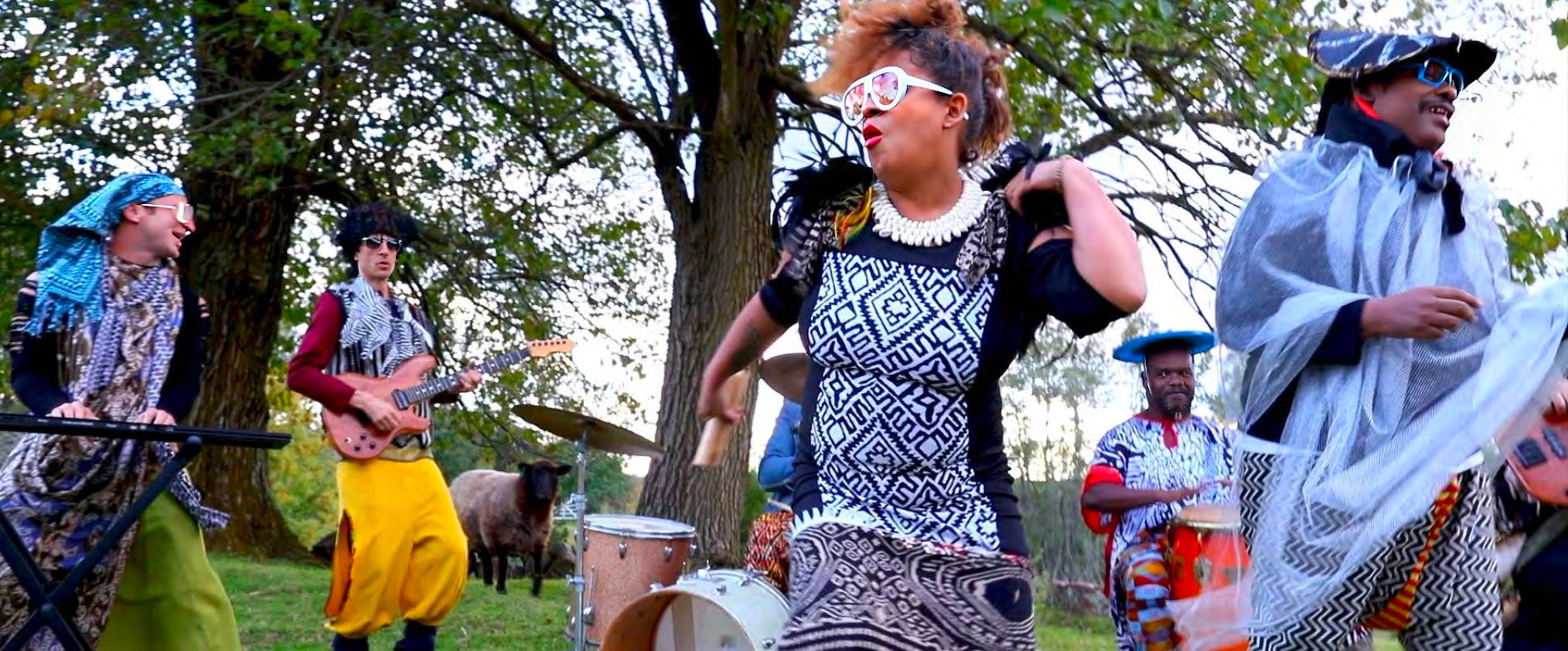 Tjovi Ginen - Haitian Roots World Music!