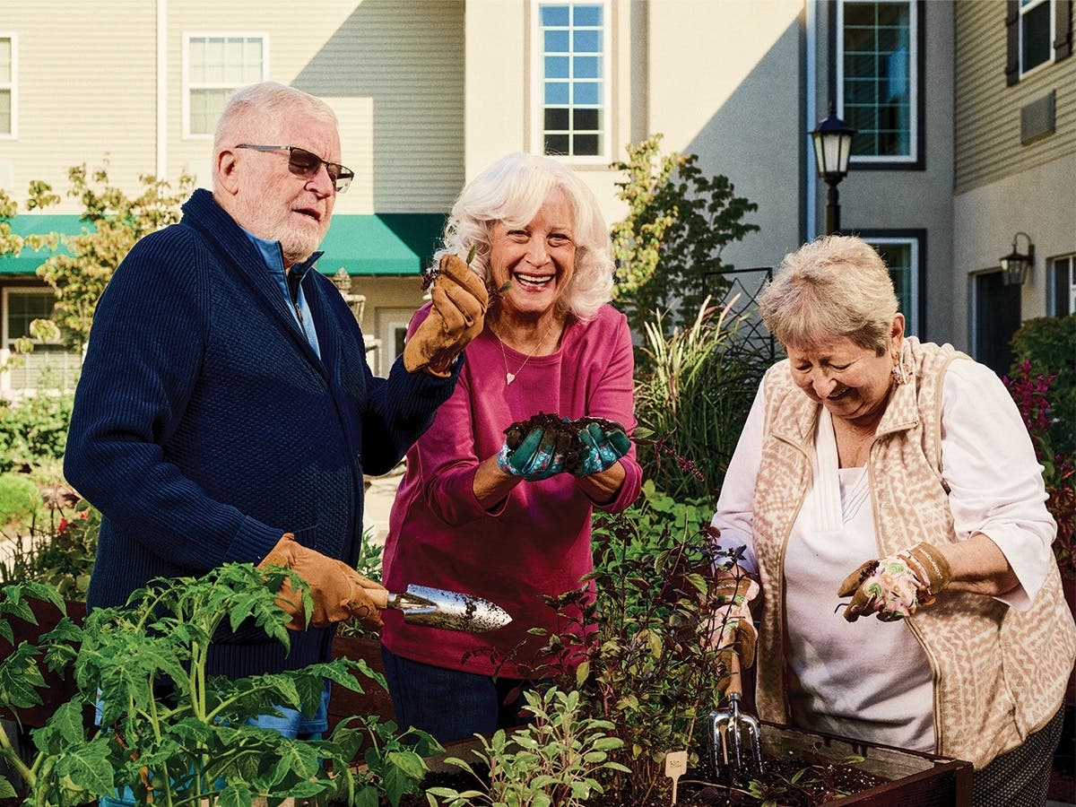 Life doesn’t slow down here, it opens up. At Crescent Fields at Huntingdon Valley, friendships grow, days feel fuller, and every moment offers something to look forward to.