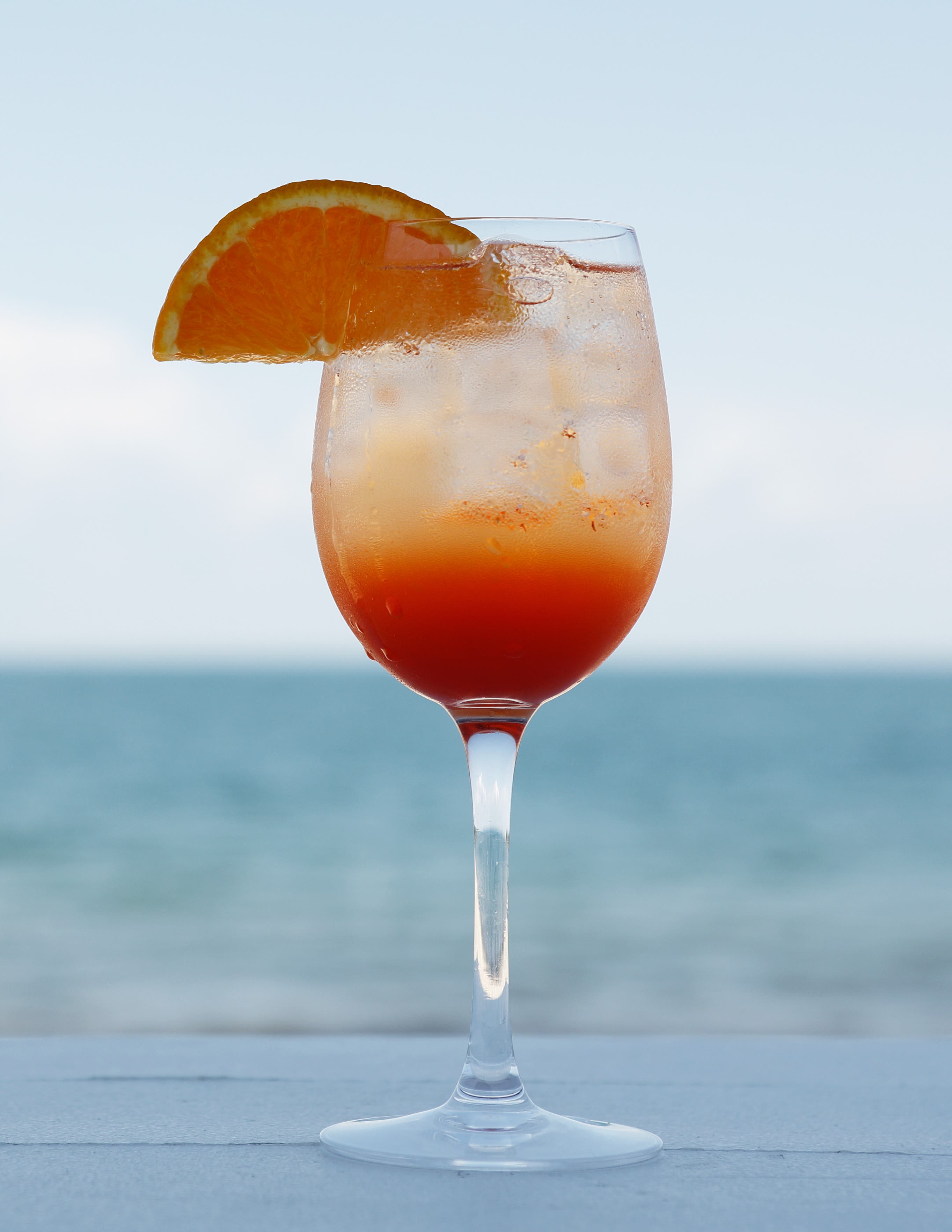 Memorial Day Starts Après Mondays at Navy Beach Restaurant