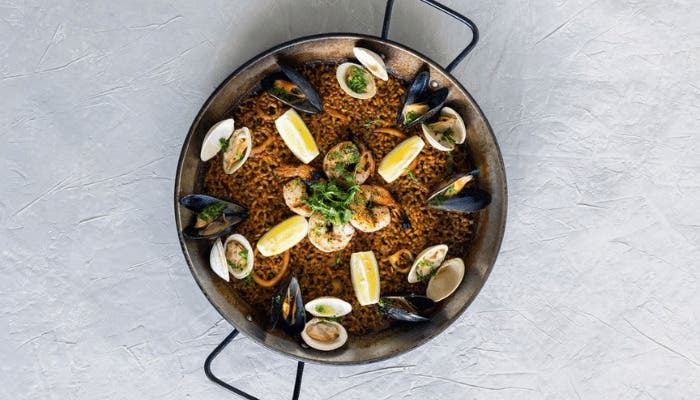 R.AIRE at The Hampton Maid Introduces New Sunday Paella & Sangria Special for Two