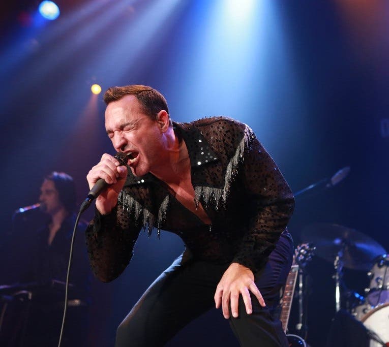 Tuesdays in the Plaza: Super Diamond (Neil Diamond Tribute)