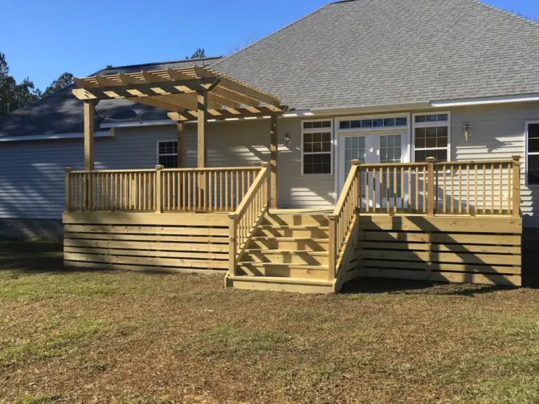 What Hampstead Homeowners Should Know About Hardwood Decking in a Coastal Climate