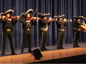 Mariachi Rey azteca 
